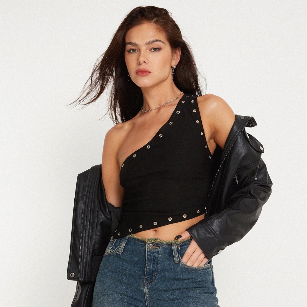 MOTEL SOYUNA TOP BLACK